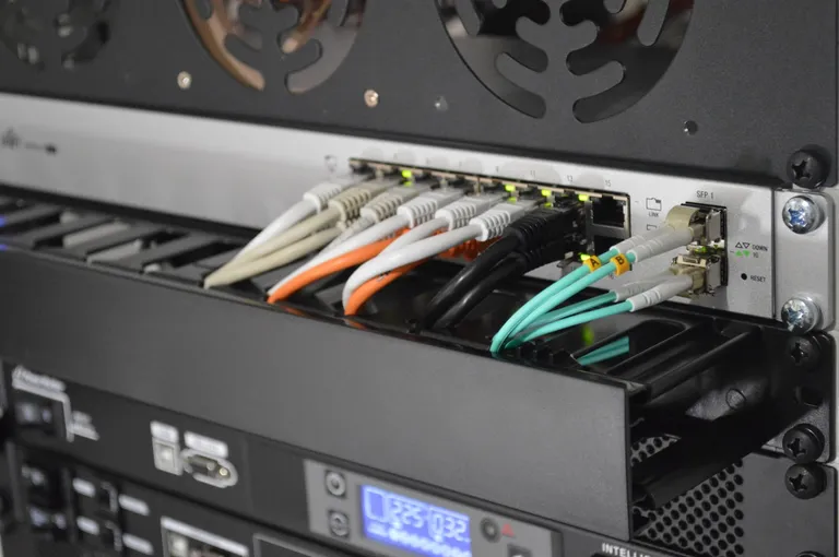 Infraestrutura de rede e servidores mantida pela equipe da Ícone